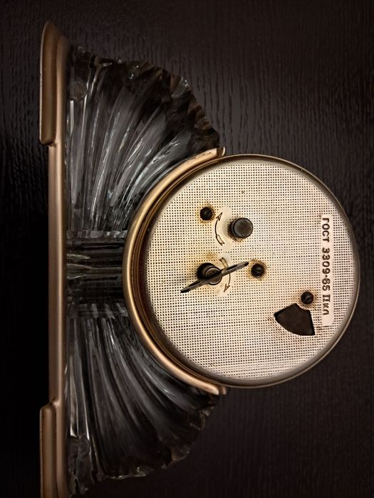 Годинник настільний