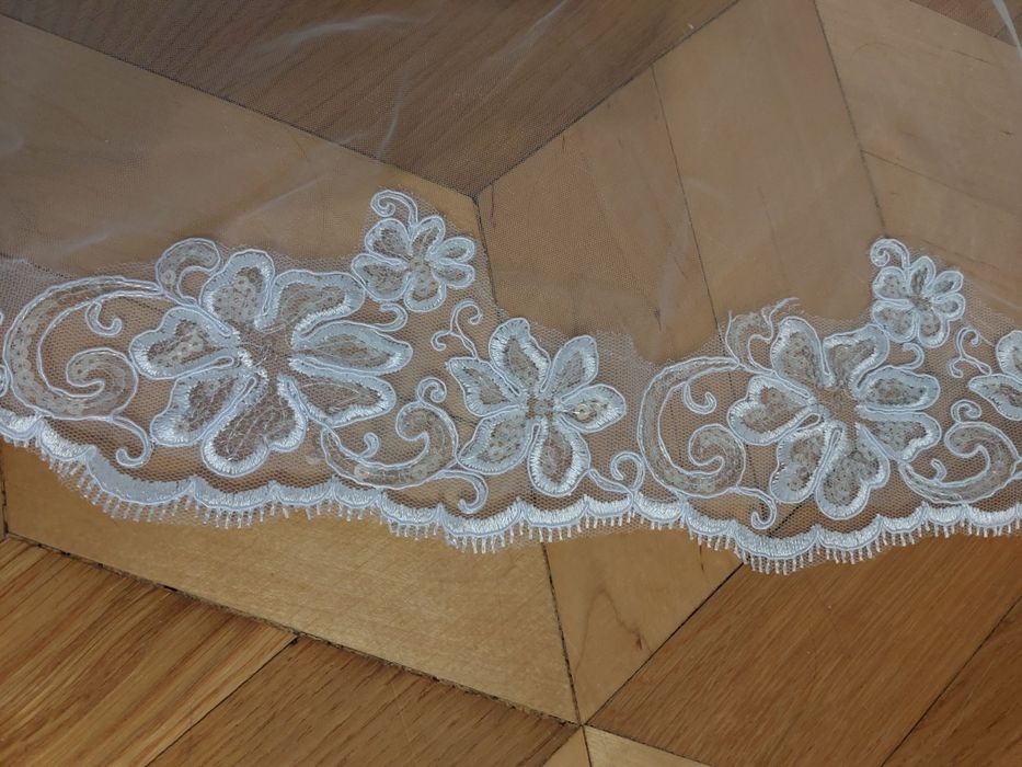 NOWY biały 250 cm welon