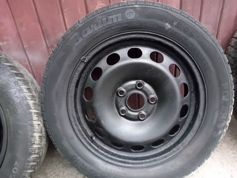 Felgi z oponami zimowym 205 55  R16 VW Golf 5,Golf ,6 Audi A4 B6 B7.Le