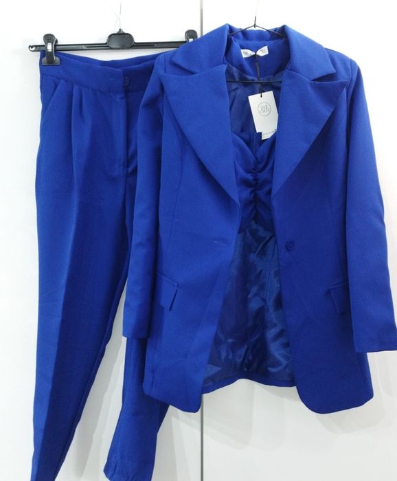 Elegancki 3 częściowy komplet damski garnitur marynarka spodnie top S
