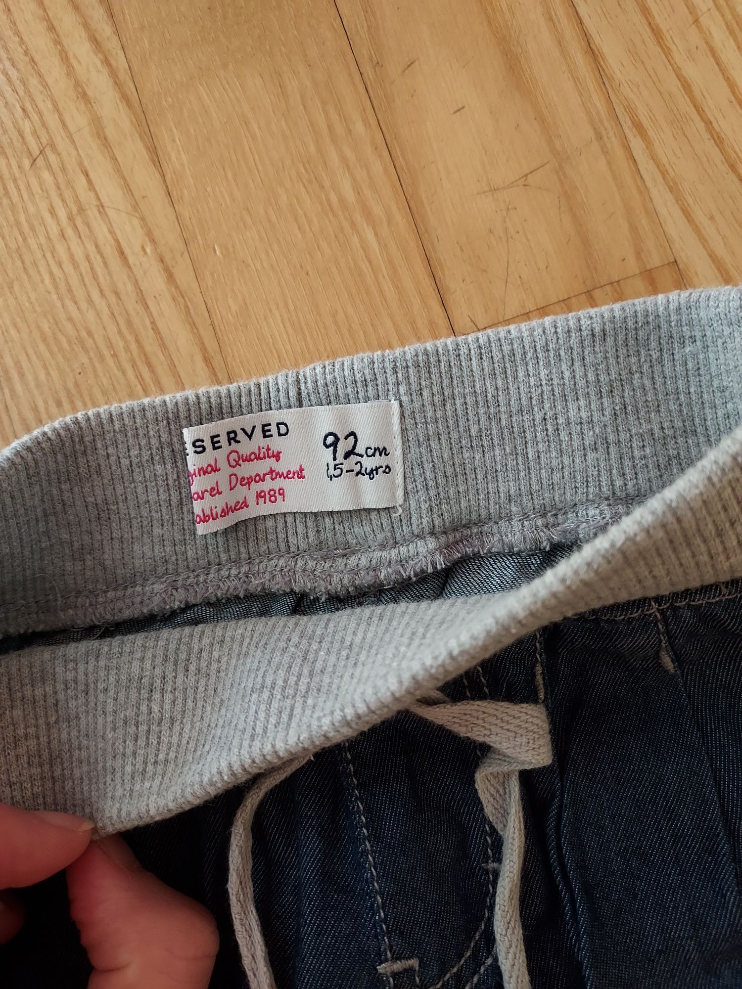 NOWE spodnie RESERVED r.92 cieniutki jeans miękkie pumpy