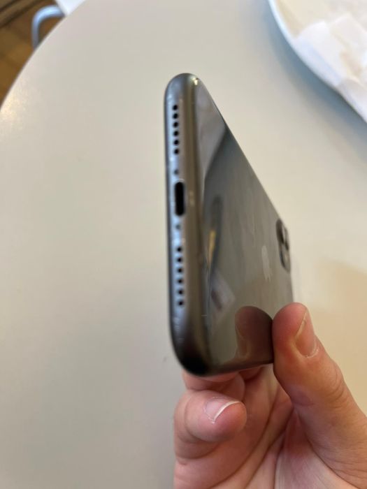 iPhone 11 64gb óptimo estado livre tds redes ( ler anúncio todo )