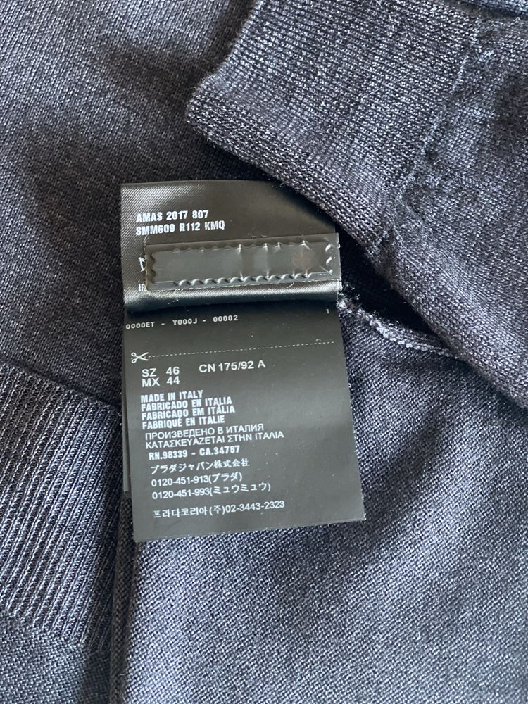 PRADA светр,оригінал,новий,вовна 100%,розм 46,Італія,оригін ціна 1000€