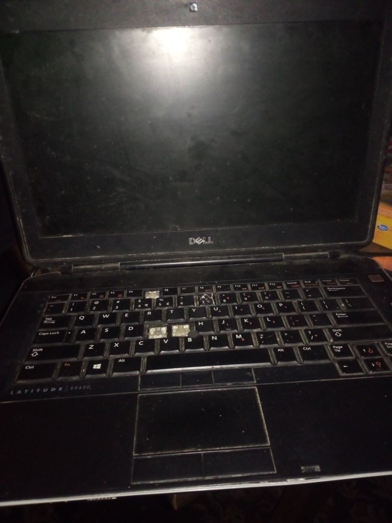 Sprzedam laptopa Dell na części