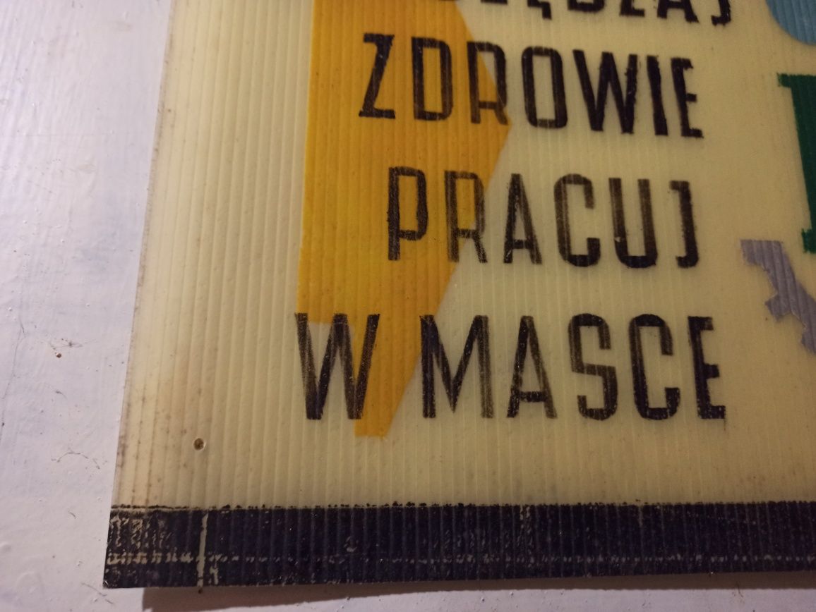 Stara tablica na tworzywie PRL