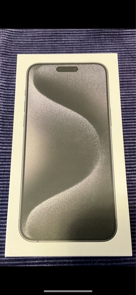 iPhone 15 Pro Max 256Gb  Silver  selado .