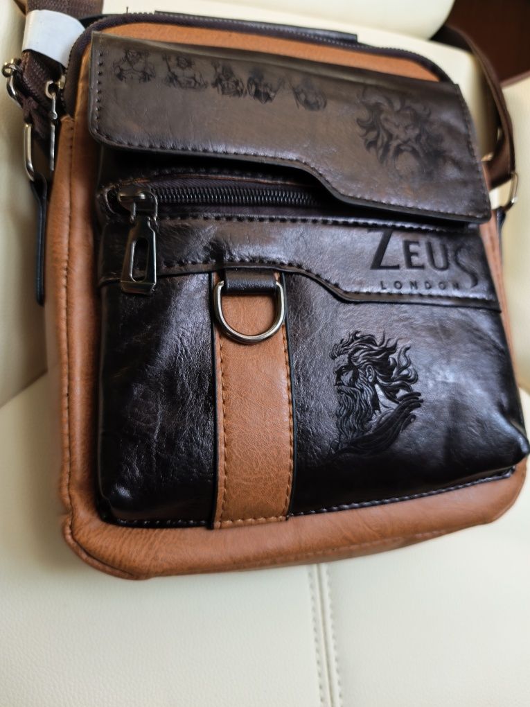 Mala tiracolo Nova. Tema Zeus