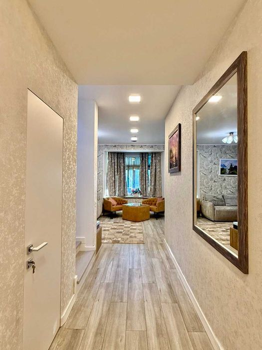 Продаж чудового будинку в котеджному містечку Гнідин під Києвом