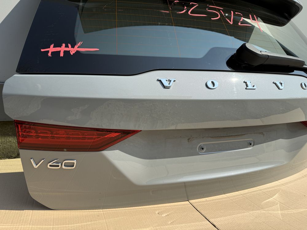 Volvo V60 2 II klapa bagażnika pokrywa 740