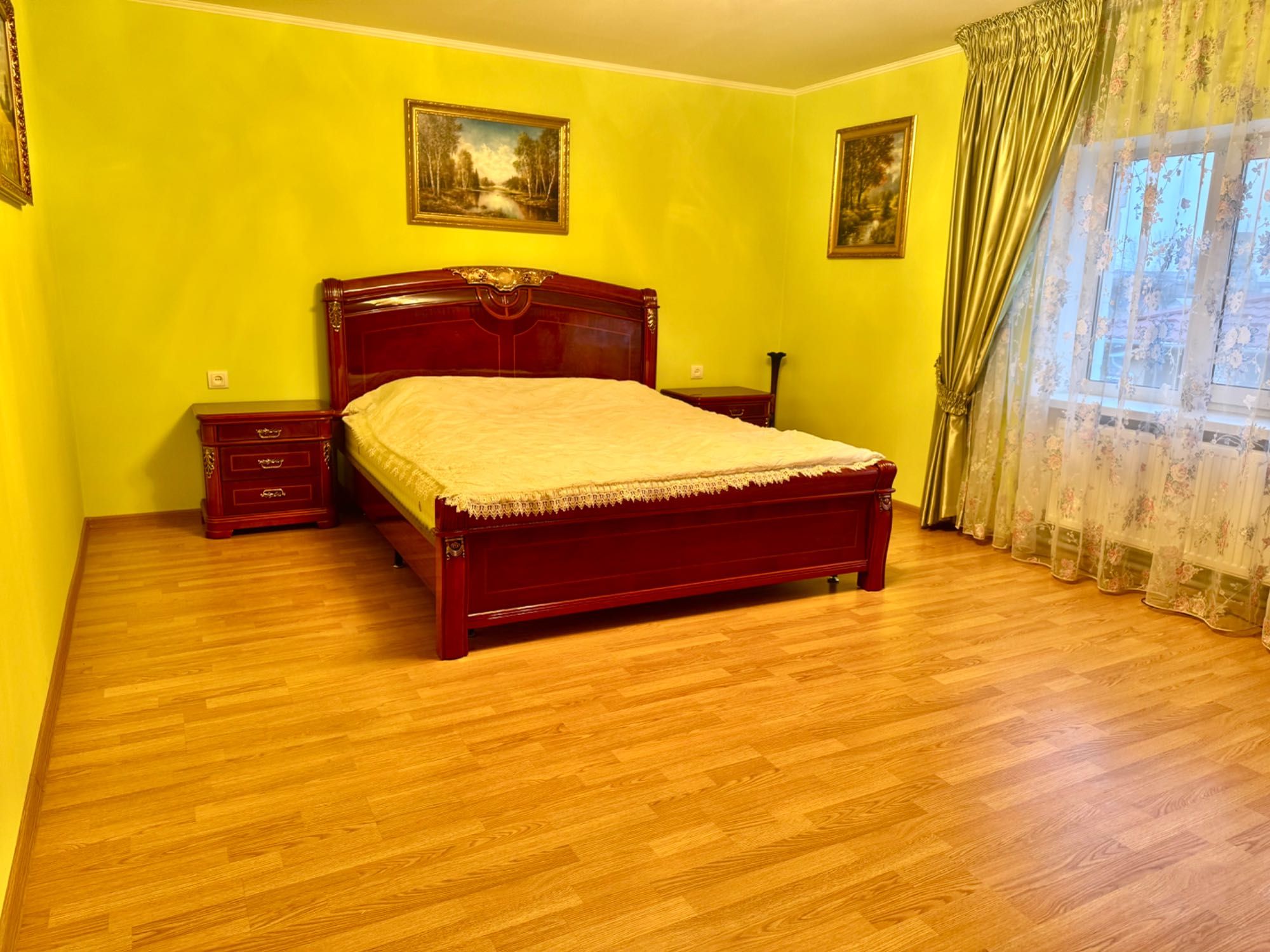 Продаж будинку 622 м.кв як для житла, так і комерційна інвестиція