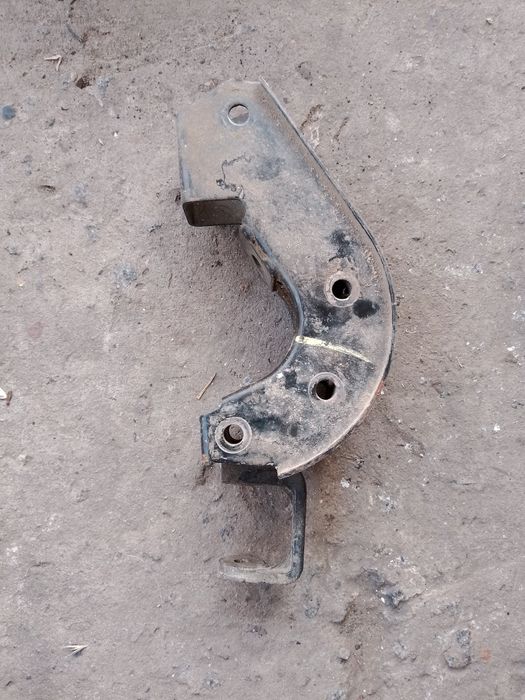 Кронштейн кріплення КПП на Шевроле, гальмівні циліндри