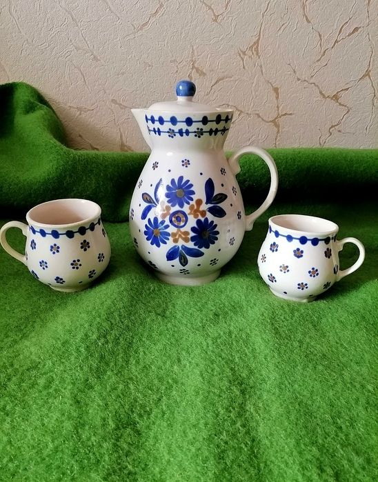 Сервиз молочник кувшин 2 чашки.