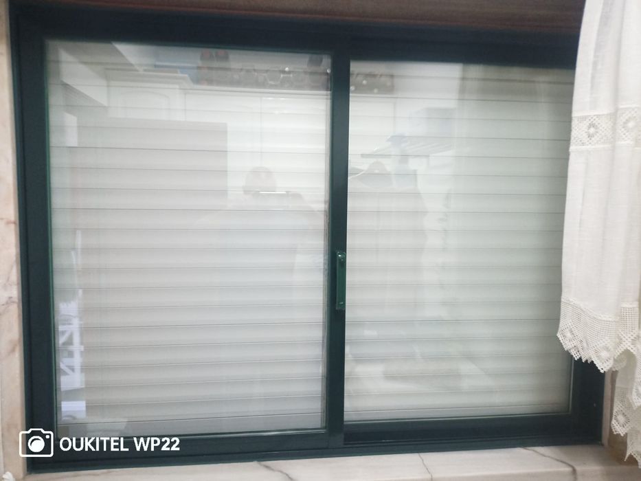 Janelas de aluminio vidro duplo de correr cor verde