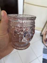 Склянки з рожевого скла