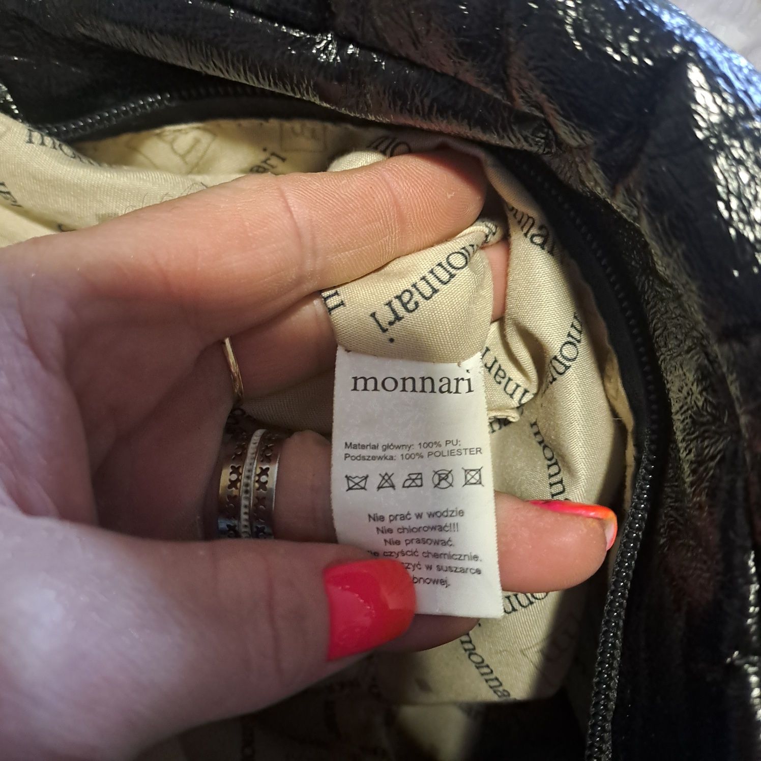 Sprzedam torebke monsri stan bardzo dobry  polecam goraco