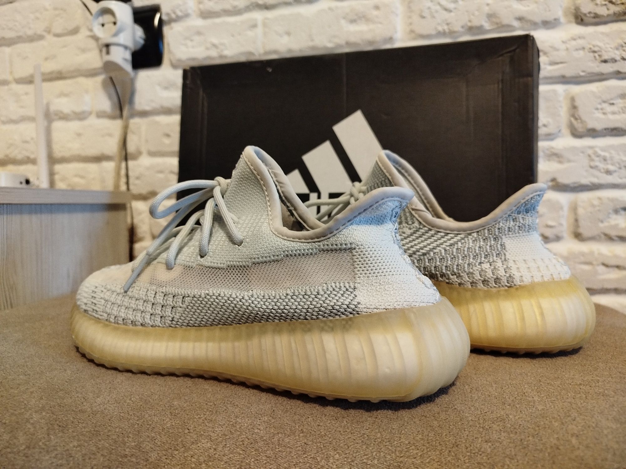 Чоловічі Кросівки Adidas Yezzy boost 25,5см