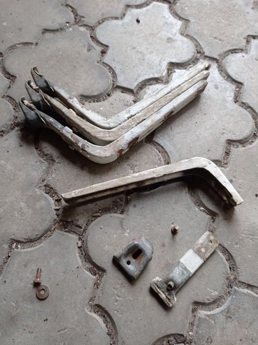 Тримачі під рейлінги на водовідливи Б/У