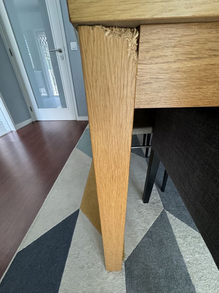 Mesa extensivel  + Cadeiras