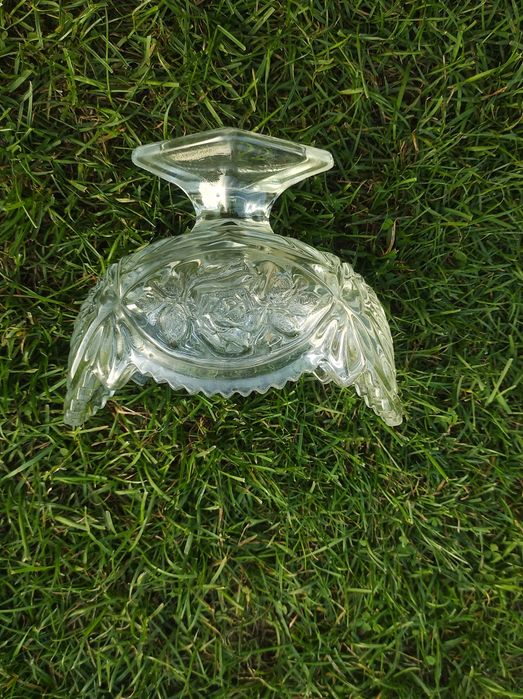 Piękne naczynie szklana żardiniera pólmisek z róźą