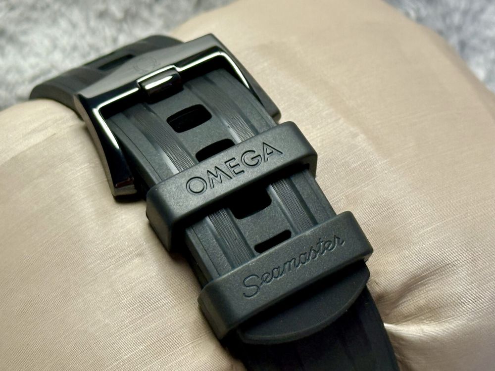 Omega Seamaster Professional Black