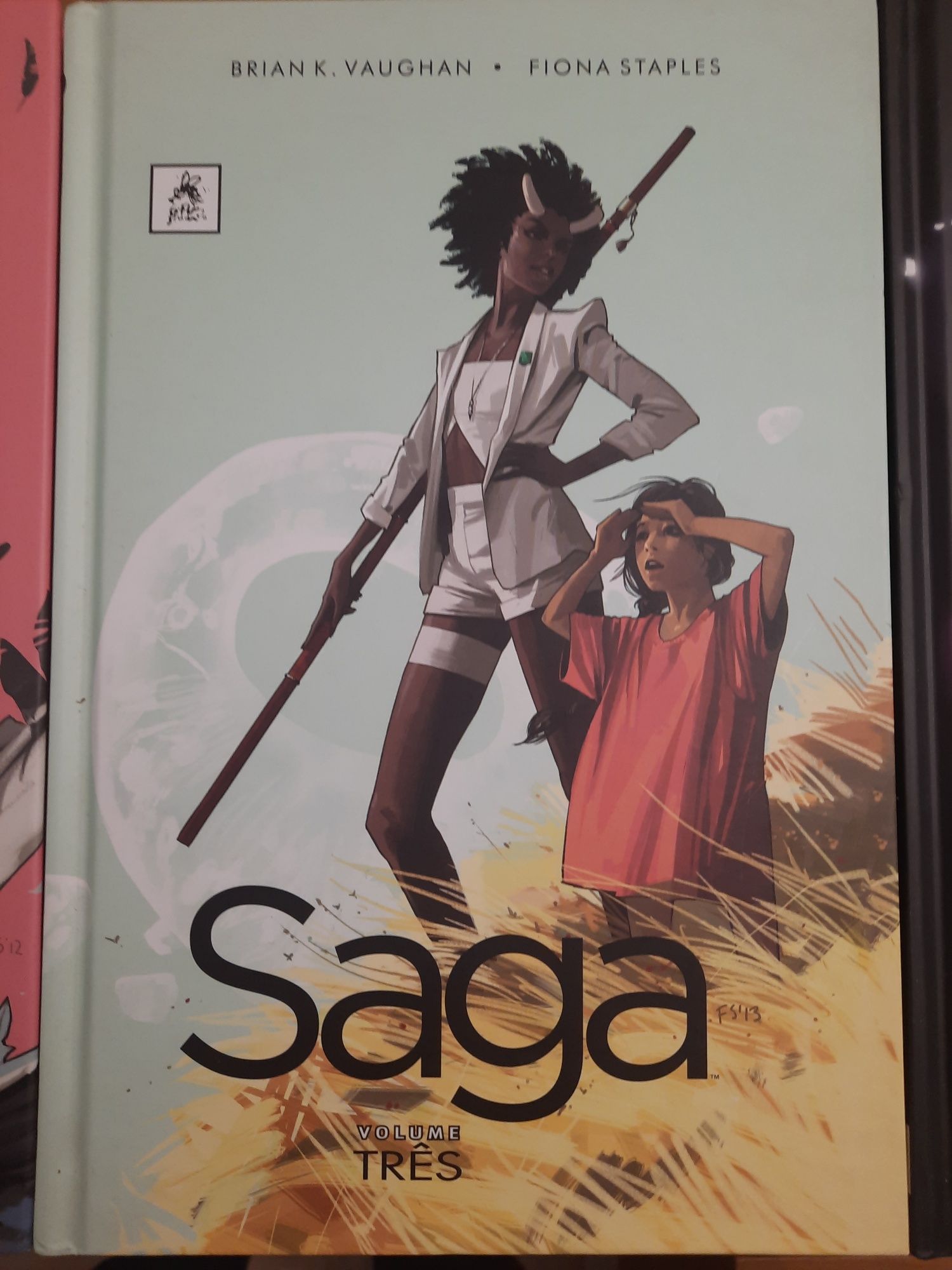 Livro de banda desenhada Saga Vol. Brian K. Vaughan e Fiona Staples