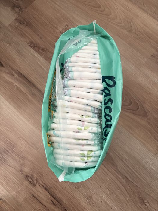 Piekuchomajtki Pampers Pants 17 szt i Pieluszki Pampers 9 szt - r.5
