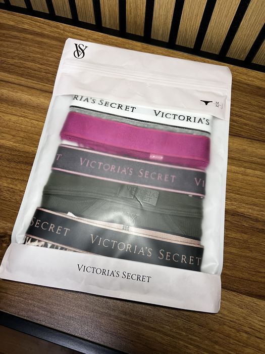 Набір трусиків від Victorias Secret