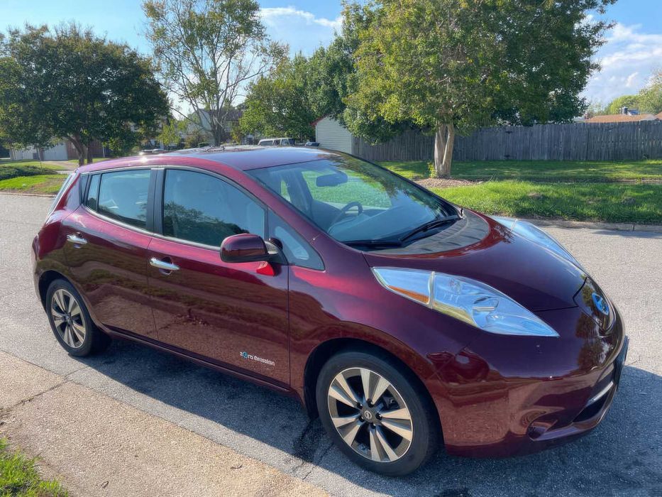 Nissan LEAF SL      2016