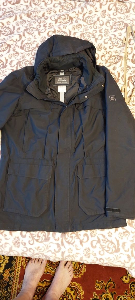 Куртки джек вульфскін 2 шт. Розмір L, XL. В гарному стані