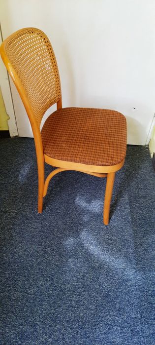 Sprzedam 4 krzesła.