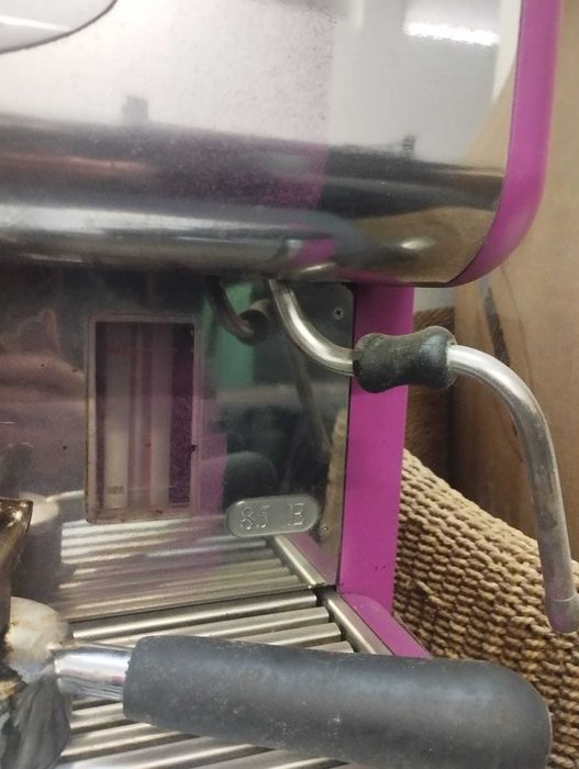 Máquina de Café Profissional La San Marco 85E – 2 Grupos