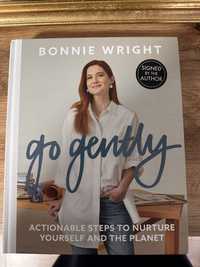 Книга актрисы Harry potter Bonnie wright ( Ginny Weasley) с автографом