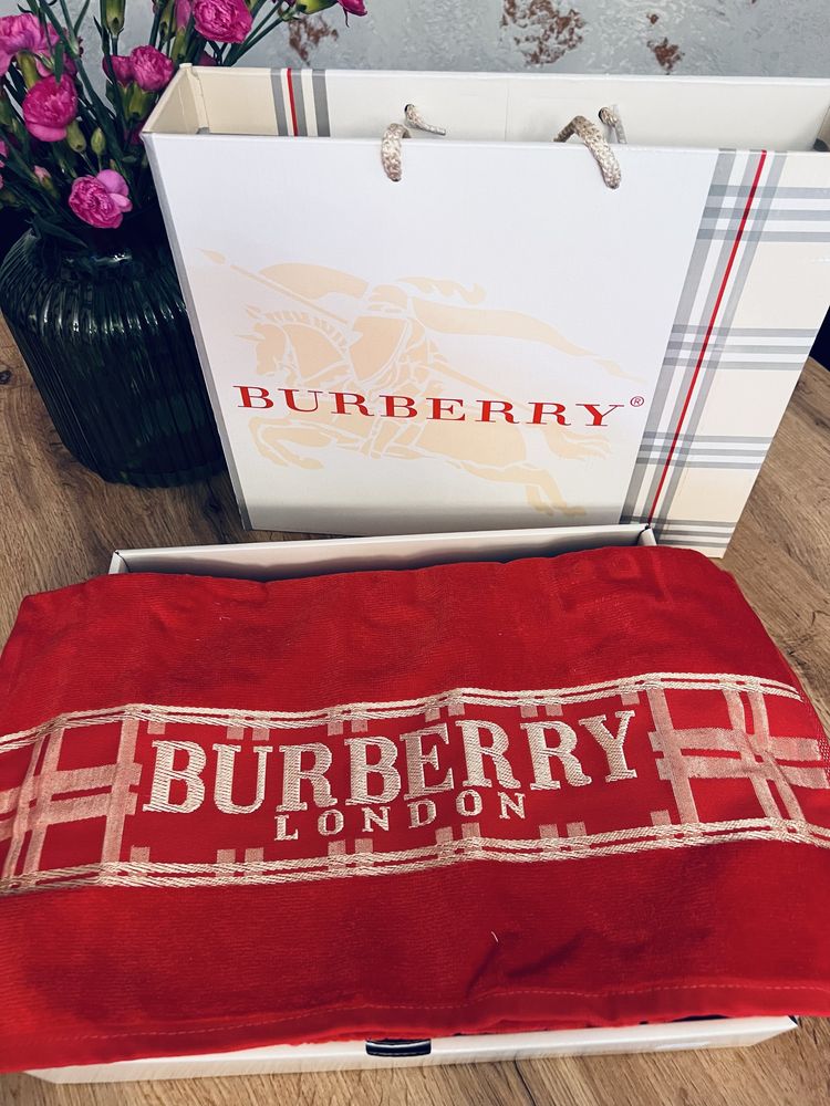 Recznik  pudelko  burberry
