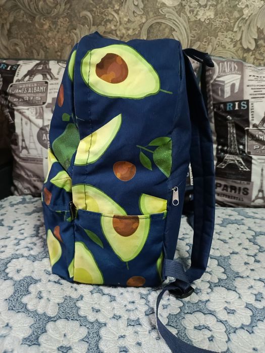 Рюкзак шкільний .