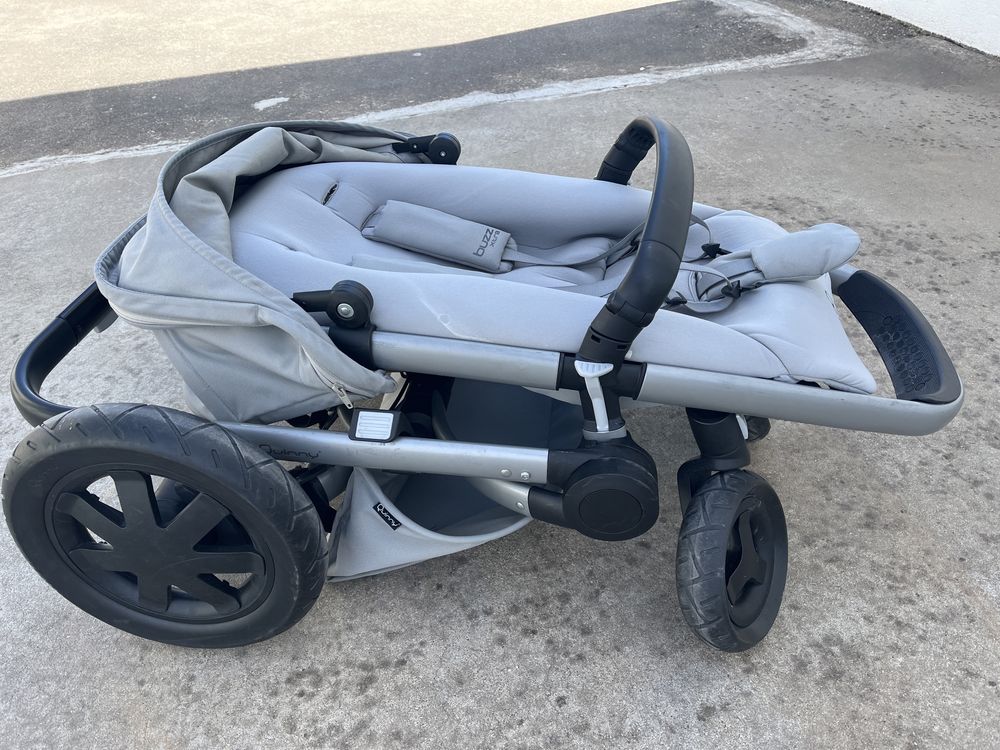 Carrinho Quinny buzz e ovo cybex cloud z cinza escuro