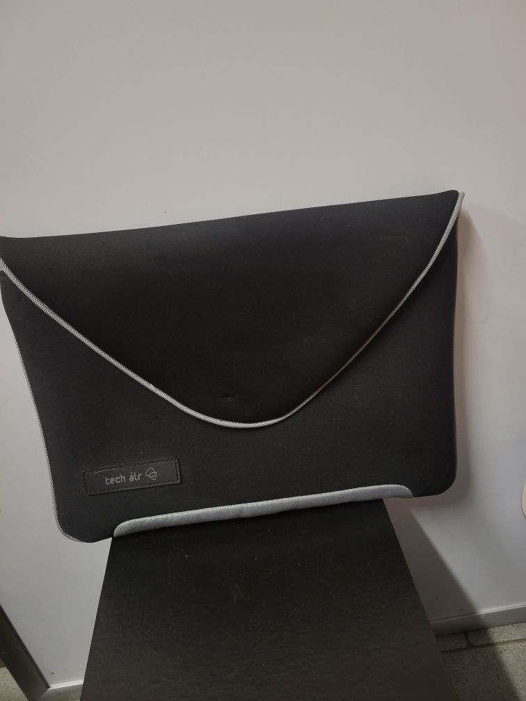 Сумка на ноутбук плашет чохол  папка чехол tech air ноутбука захисна