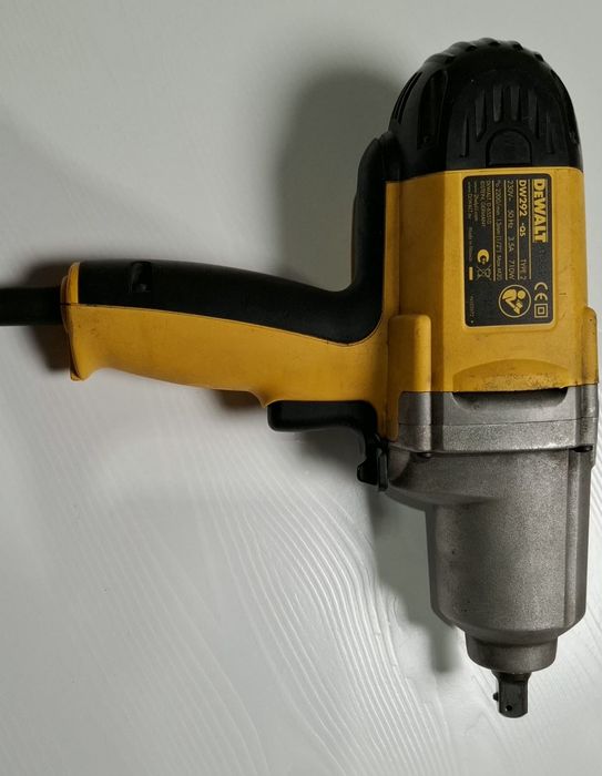 Klucz udarowy DEWALT elektryczny 710W DW292-QS