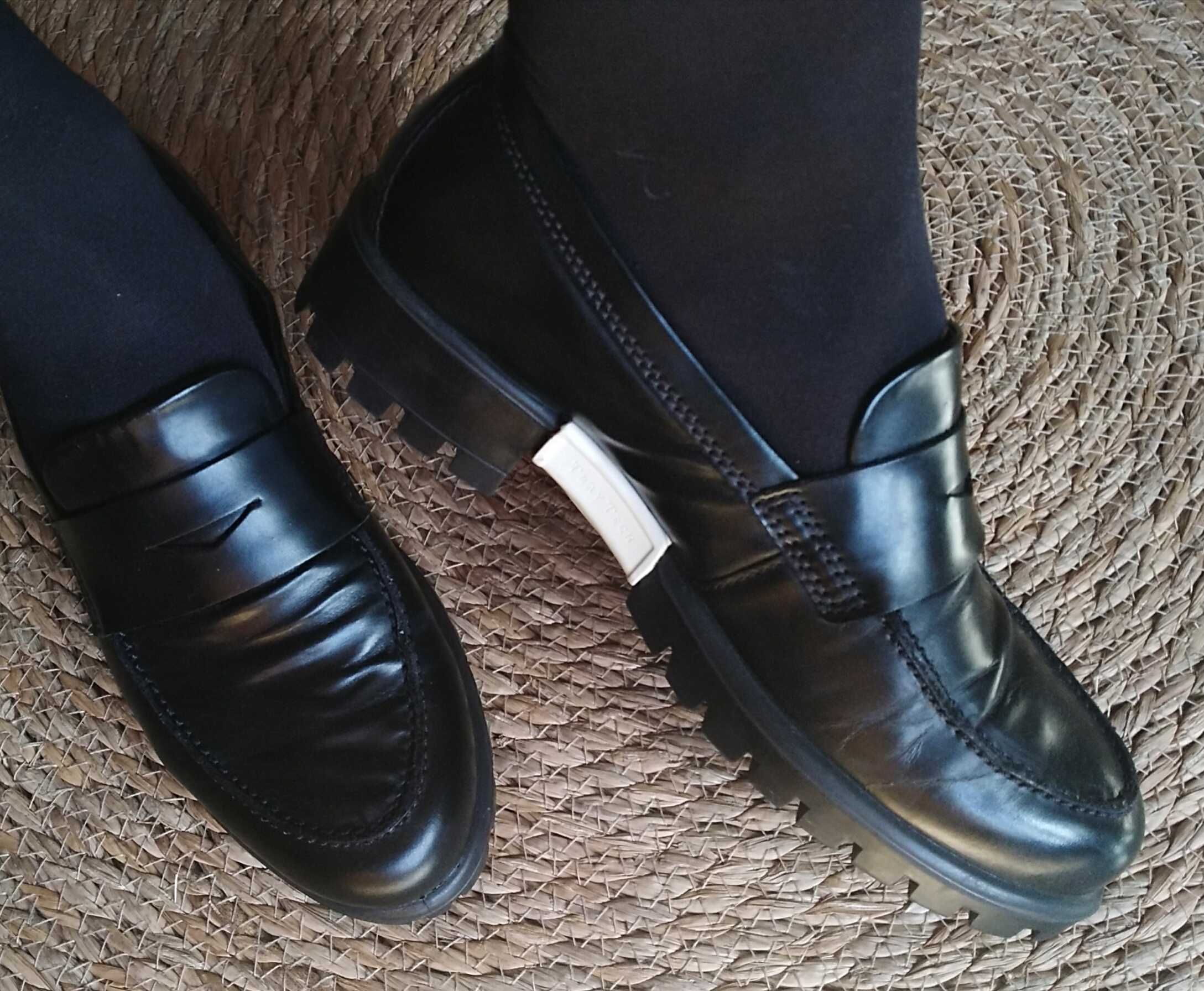 ECCO  Tray Tech czarne damskie mokasyny loafersy skóra r.38