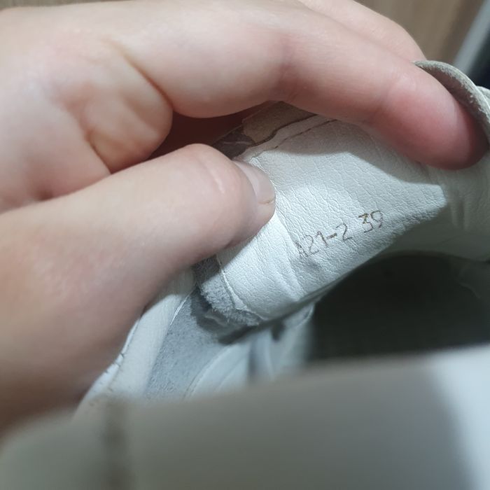 кросівки 39 розмір