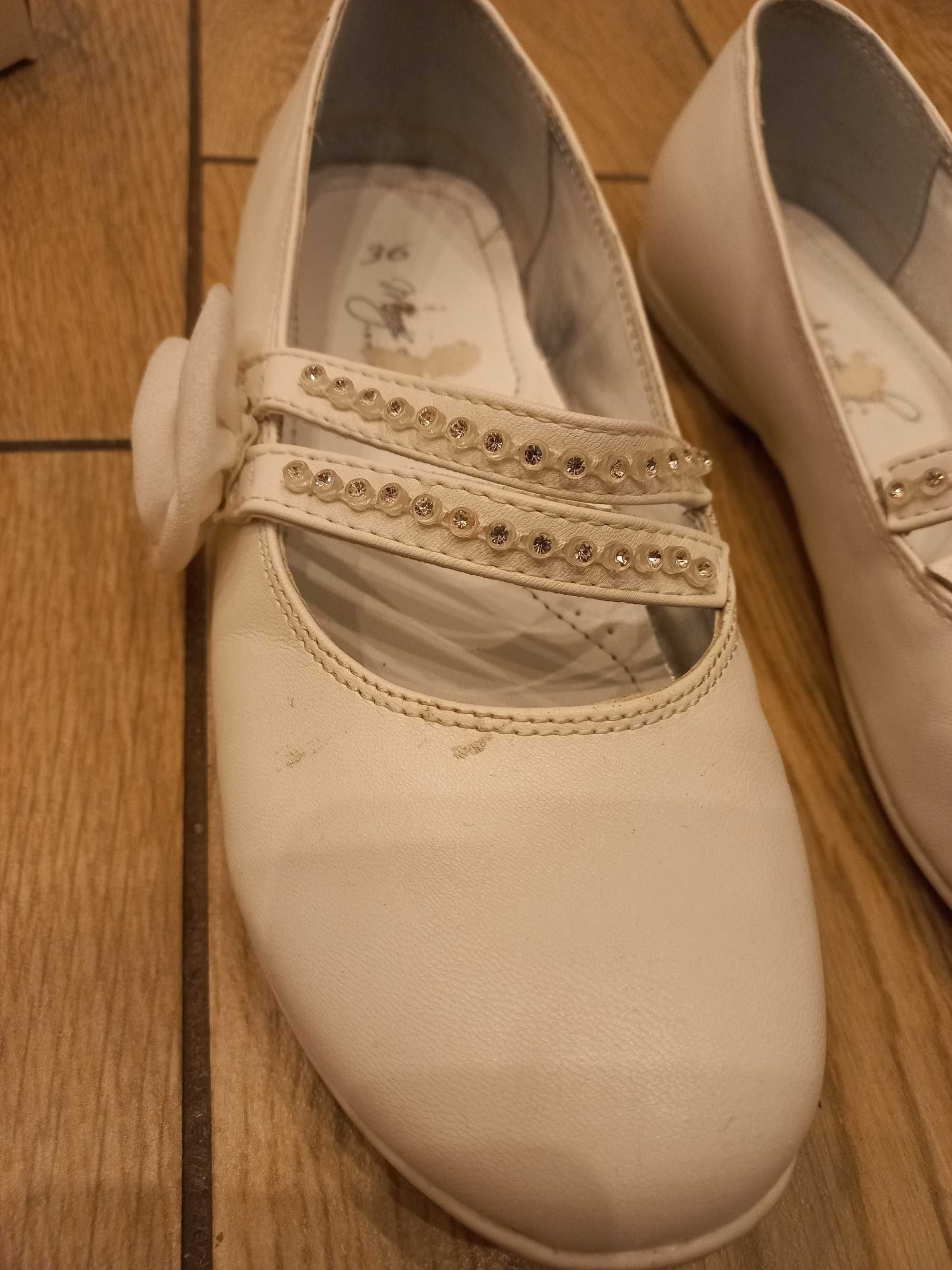 Białe buty dziewczęce, komunia, rozmiar 36