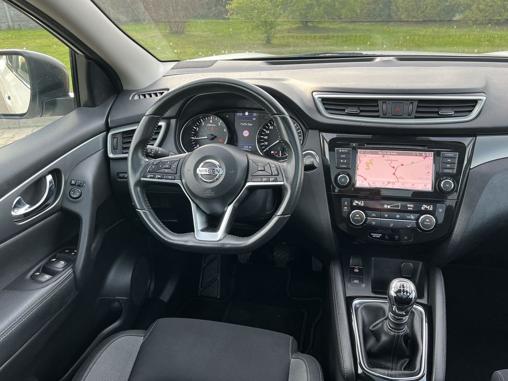 Nissan Qashqai_N-Conecta_Kamery 360_Radar_Czytnik znaków_Navi_Tekna