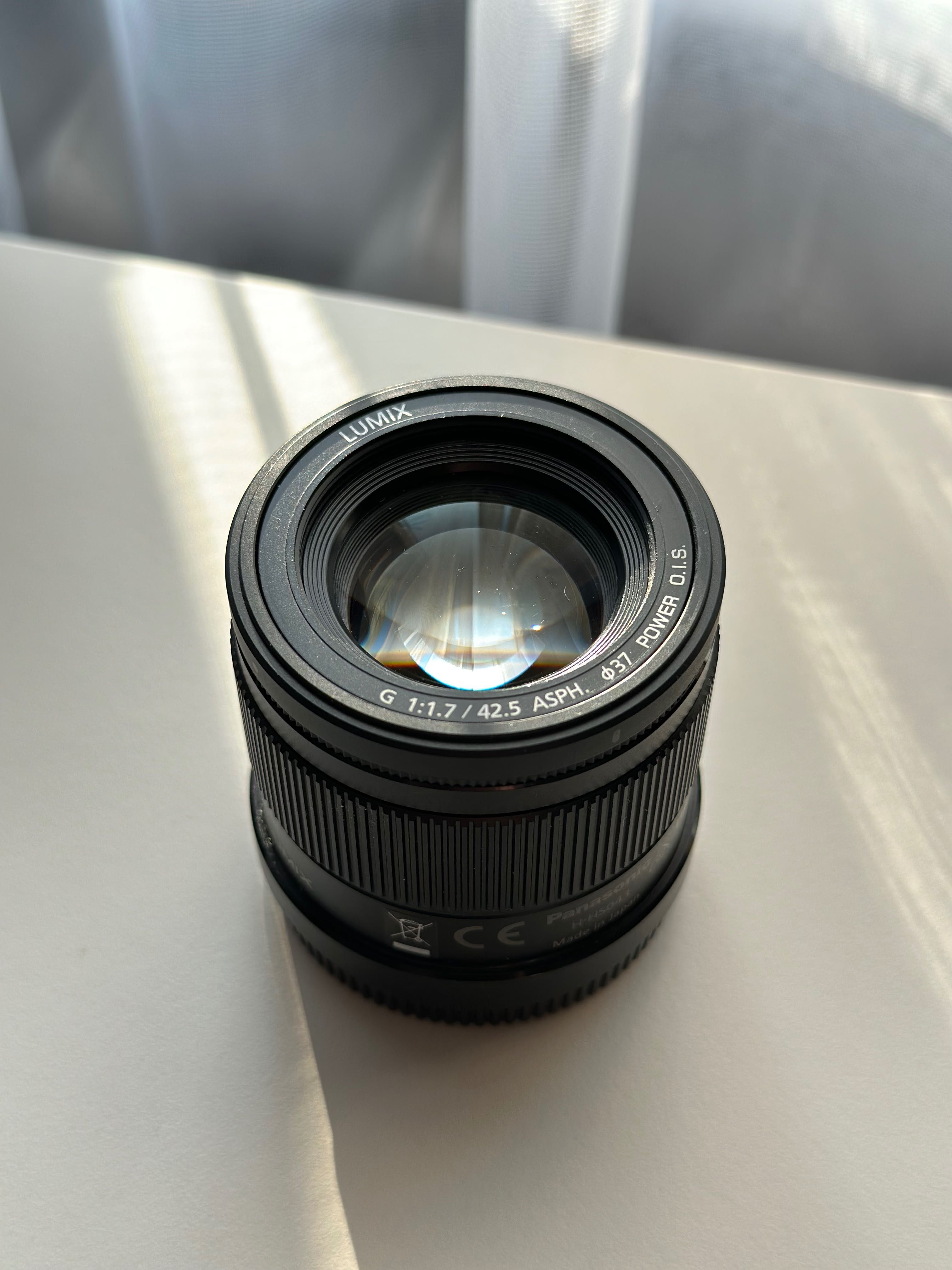 Об’єктив Panasonic Lumix 42.5 f/1.7