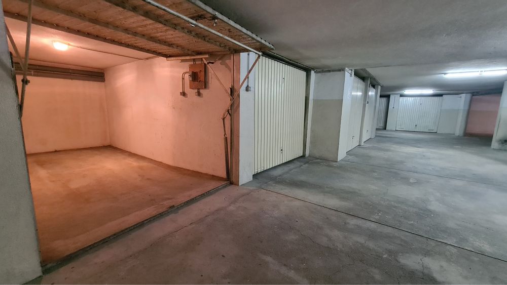 Garagem BOX arrenda-se Costa de Caparica