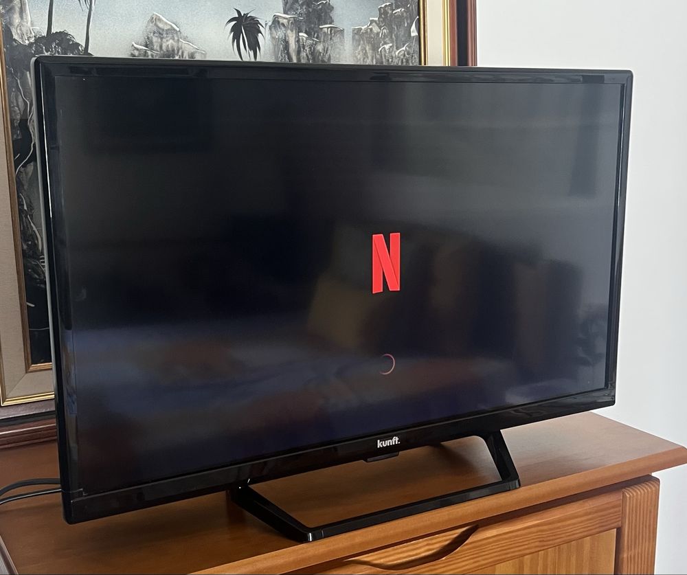 Smart TV KUNFT - 24” LED | HDR10 | Dolby Audio | Netflix & YouTube