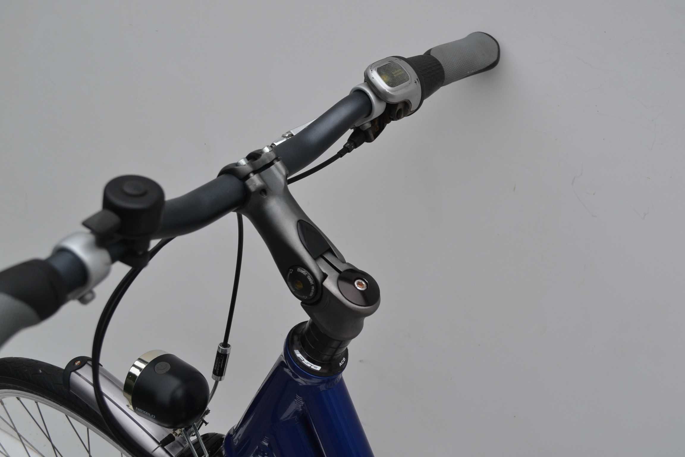 Rower miejski aluminiowy szwajcarski * Cresta * koła 28'' 48cm