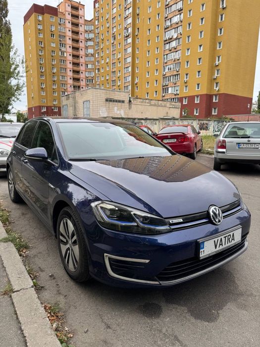 Продам Volkswagen e-Golf 2019