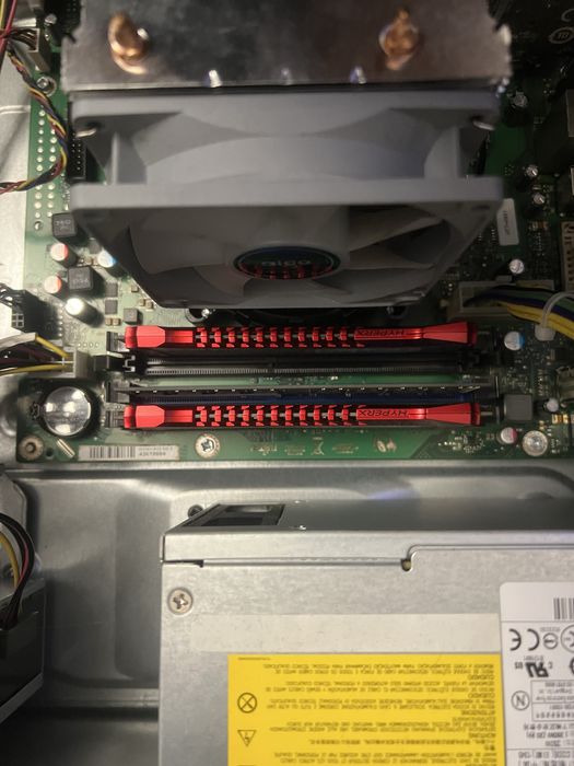 Komputer ( i5-3570 boosted gtx 1050 2gb 12ram )