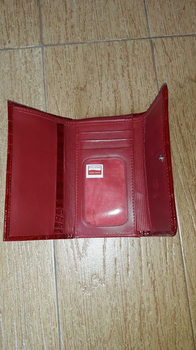 Piękny skórzany portfel czerwony duży
