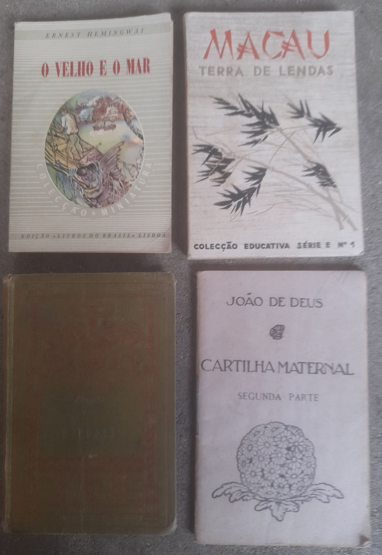 Livros antigos variados de literatura