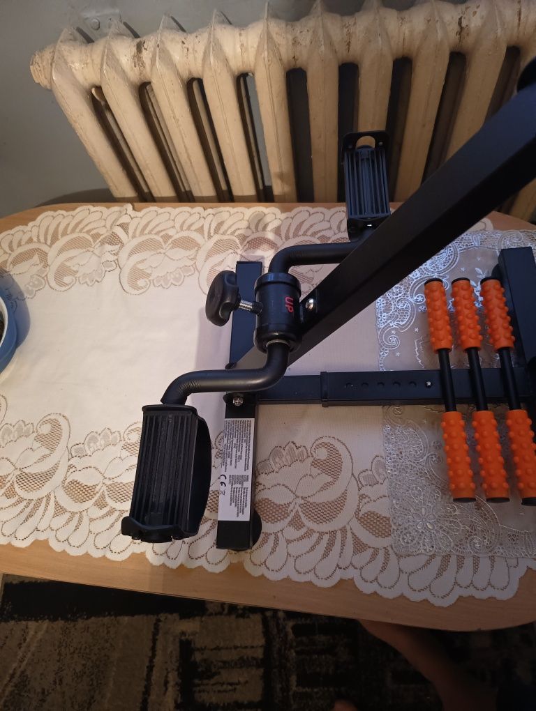 Rower do ćwiczeń rehabilitacji rąk i nóg